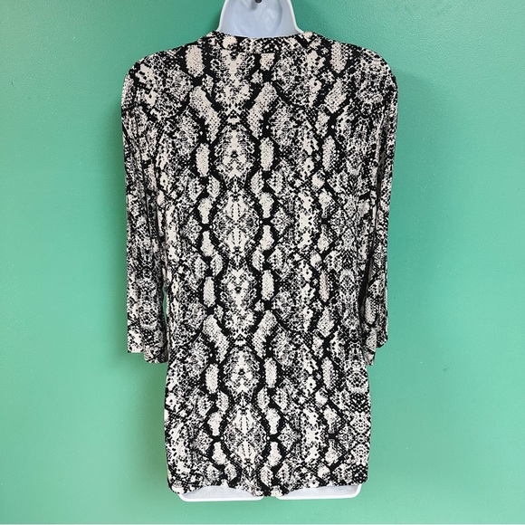 Calvin Klein Black & White Snakeskin Animal Print Quarter Sleeve Top Size M - Picture 6 of 8